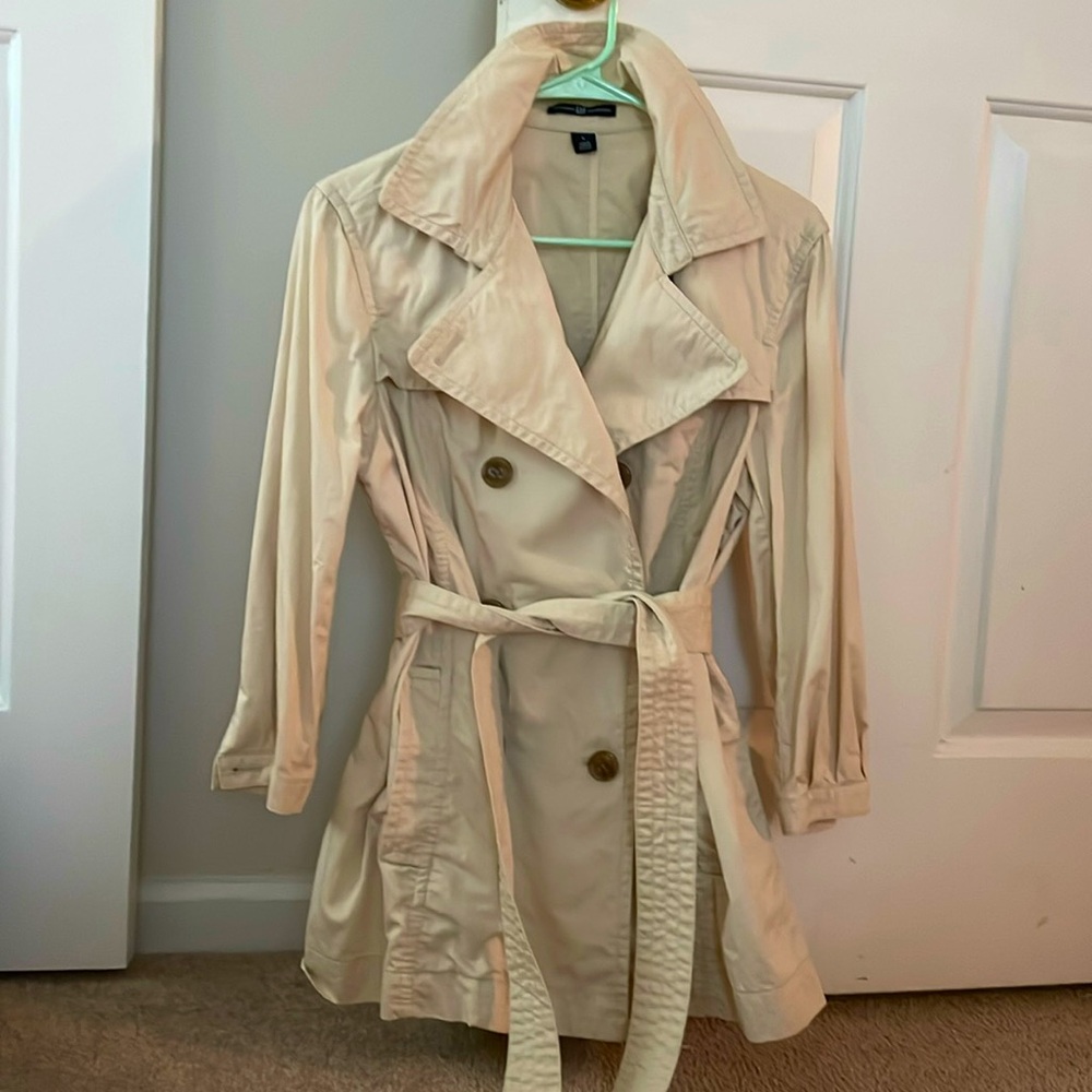 LAST CALL Gap lightweight trench coat
